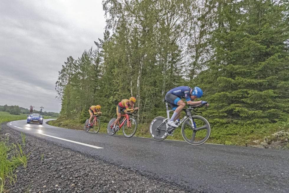 VÅTT: Søren Wærenskjold i Ringerike SK forteller om glatte forhold i svingene. Foto: Ola Morken