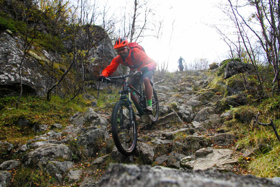 Noe grovere terreng for de som liker slikt. Foto: Bjarne Grøseth Trail Oppdal stisykkelcamp 2016 - Bjarne Grøseth 1400x933
