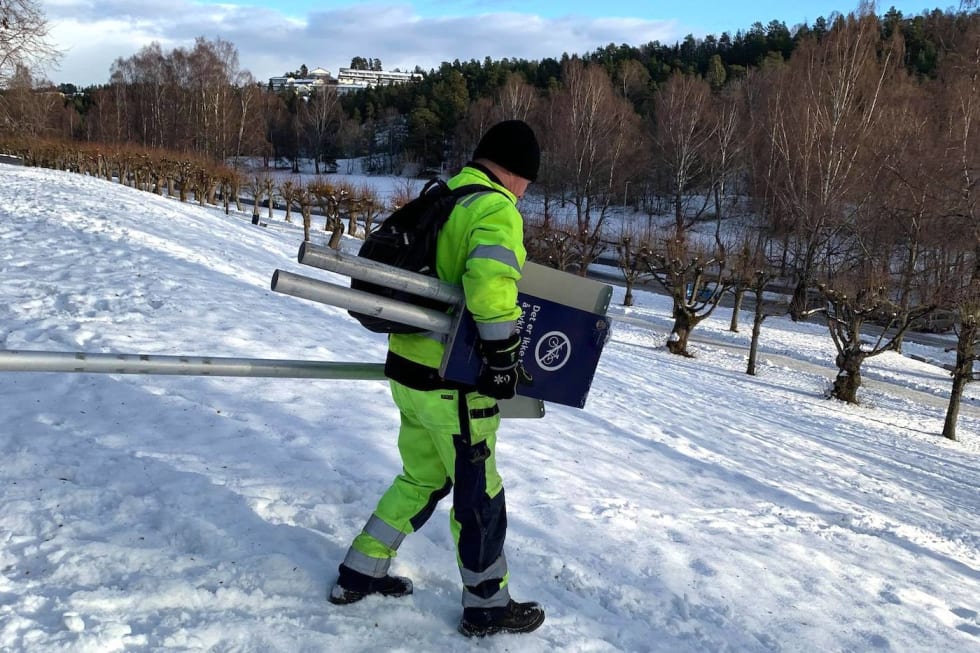 Oslo kommune måtte ta ned skiltene om sykkelforbund på Ljanskollen etter at Fylkesmannen hadde vurdert saken. Foto: Aslak Mørstad