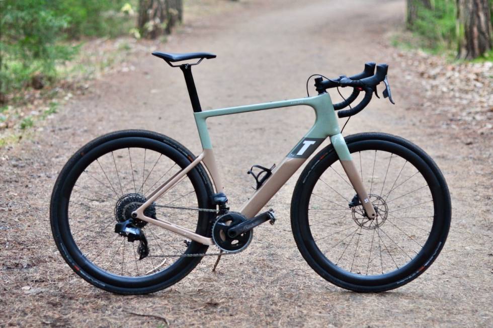 MORSOM OG ALLSIDIG: 3T Exploro Race er en morsom sykkel både på asfalt og grus. 3T Exploro Race