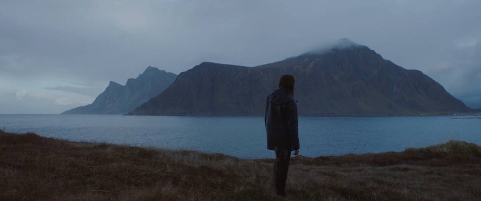 Havgapet i Lofoten eller byliv i LA? Foto: Fenomen Film Det fins mange tanker og inspirasjon i Lofothavet. Foto: Fenomen Film