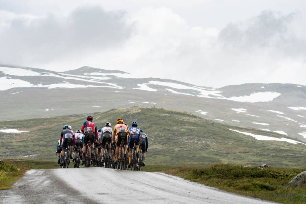 SUGENDE: Rikelig med nedbør både under etappen og inn mot 4-dagersrittet sørget for at grusseksjonene kostet ytterligere krefter. Foto: Cecilie Christensen Tour te fjells 2020