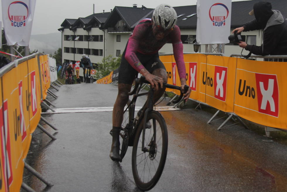 IMPONERTE: 19-åringen Dennis Gråsvold fra Grenland SK tok andreplass på kongeetappen og imponerte med både stayerevne og pønsj som førstereisgutt i seniorklassen. Foto: Ingeborg Scheve Tour te fjells 2020