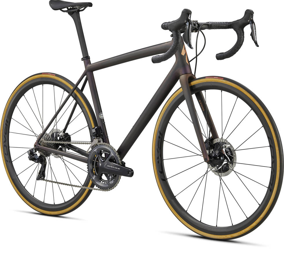MED Di2: Også med Shimanos dyreste gruppe. Specialized Aethos