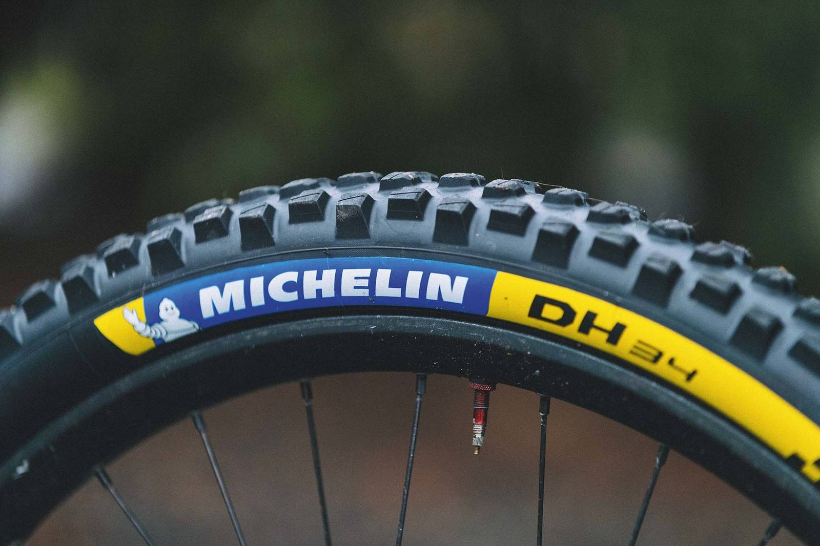 FEIT GUMMI: Brage sykler på utfordekk fra Michelin. Foto: Kristoffer H. Kippernes _E5I5997