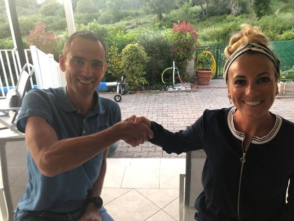 JOVIALT: Kontraktinngåelsen mellom Absalon og Ferrand-Prevot var av det joviale slaget Julien Absalon og Pauline Ferrand-Prevot