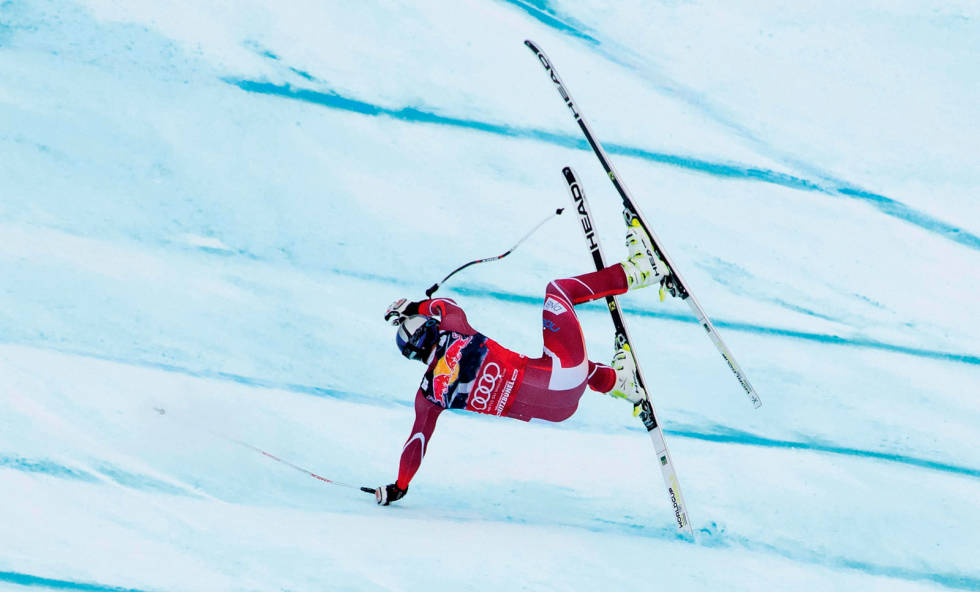 KRÆSJ: Her går det over styr i 2016. Bilde: Joe Klamar Aksel-Lund-Svindal-5