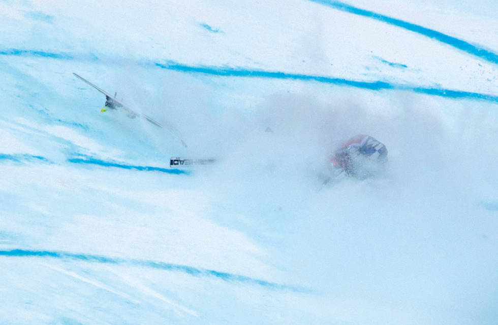 UNNTAKET: Aksel lukker vanligvis ikke øynene i det hele tatt under et utforrenn, men det spørs om han ikke gjorde et unntak akkurat her. Bilde: Joe Klamar Aksel-Lund-Svindal-7