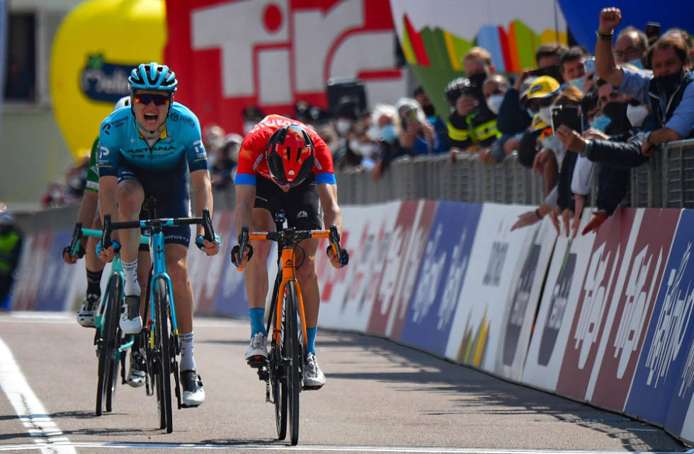 NÆR SEIER: Kun Pello Bilbao slo Aleksandr Vlasov på den siste etappen i Tour of the Alps. Foto: Cor Vos aleksandr vlasov giro d'italia 2021 favoritter