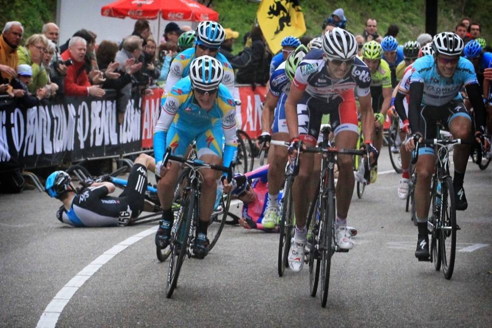 FELT: Lars Petter Nordhaug mistet sjansen til å kjempe om seieren i Amstel Gold Race. Foto: Cor Vos amstel gold race lars petter nordhaug
