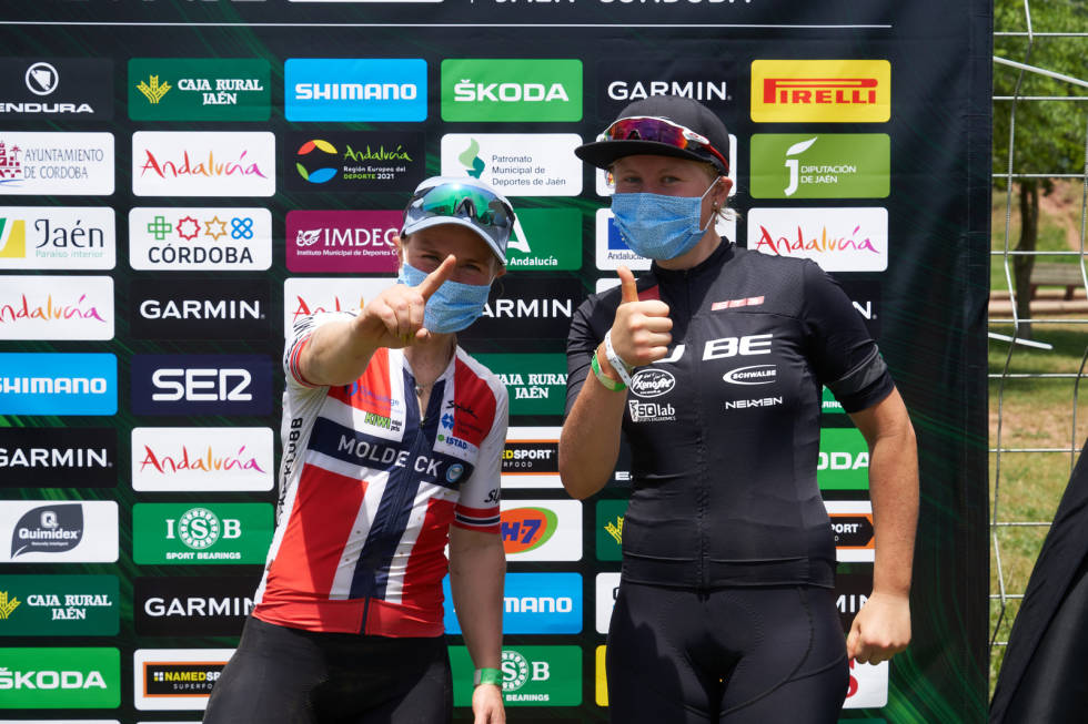 OPPTUR: Hildegunn Gjertrud Hovdenak og Janine Schneider vant Andalucía Bike Race 2021 sammenlagt. Foto: Andalucía Bike Race Andalucía Bike Race 2021 Hildegunn Gjertrud Hovdenak og Janine Schneider vant sammenlagt