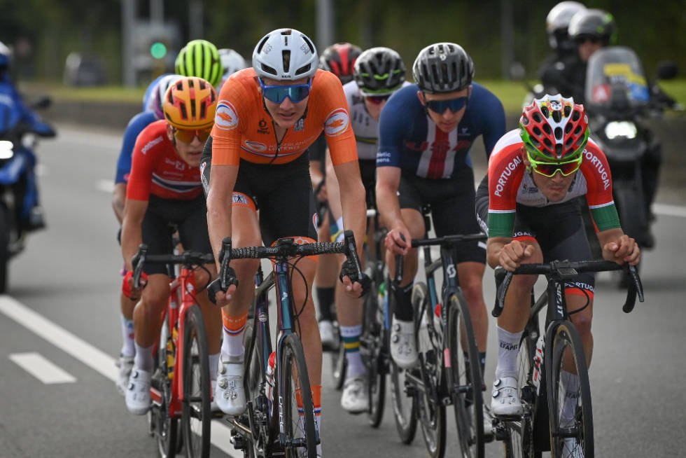 I BRUDD: Anders Halland Johannessen var av gårde i en sterk gruppe i avslutningen av rittet. Foto: Cor Vos anders halland johannessen, vm i flandern, u23