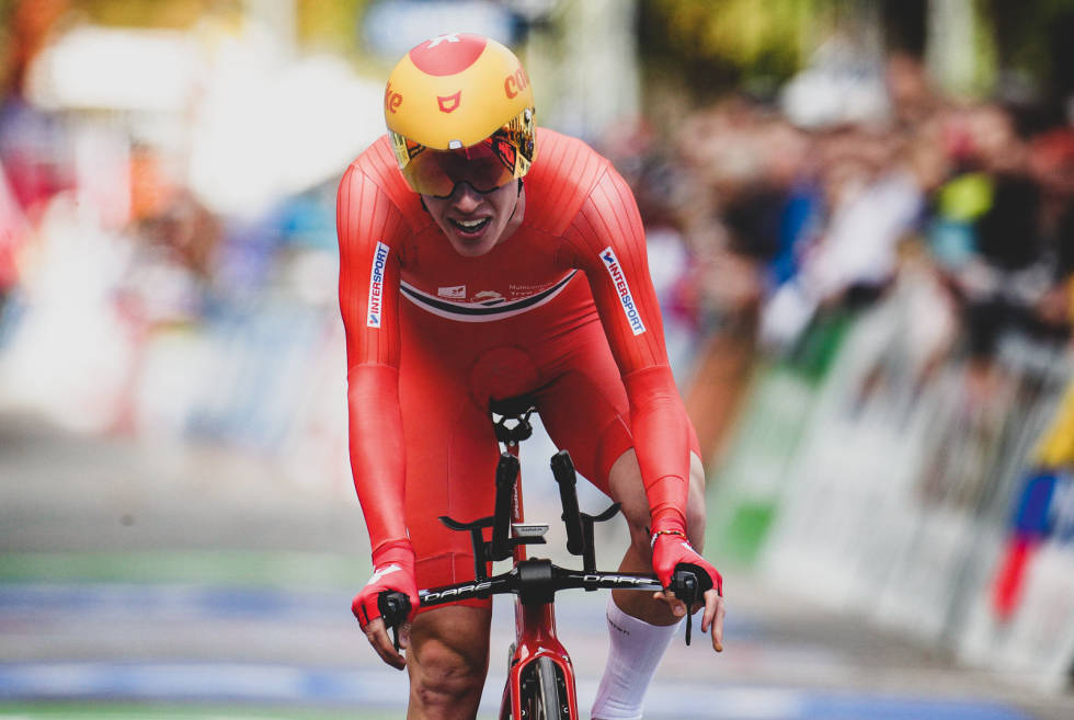 MED FLAGGET PÅ BRYSTET: Leknessund under U23-tempoen i VM i Østerrike, 2018. Foto: Cor Vos. Andreas-Leknessund-5
