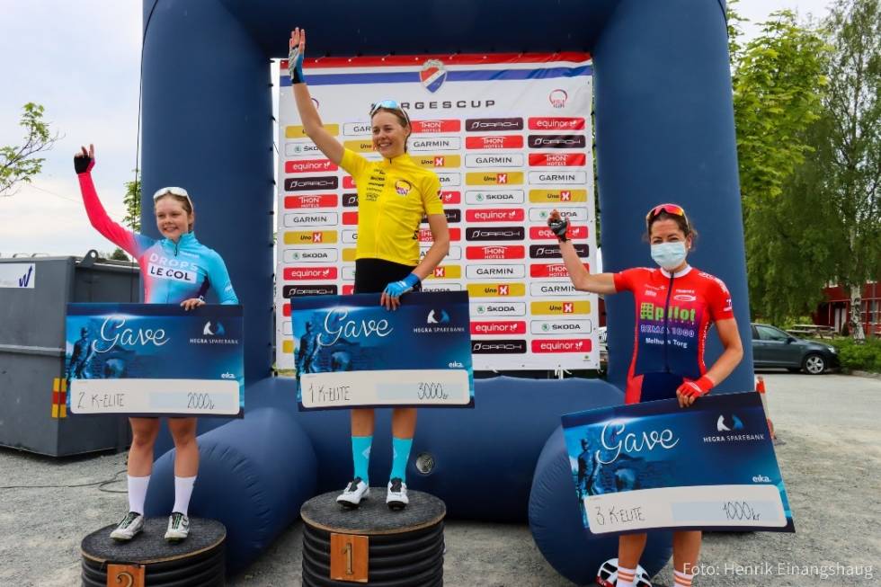 DOMINERTE: Anne Dorthe Ysland var den sterkeste på hjemmebane i Trøndelag og er i gultrøya etter to av to mulige seire i helgen. Foto: Henrik Einangshaug anne dorthe ysland pallen kvinner senior norgescup landevei skatval