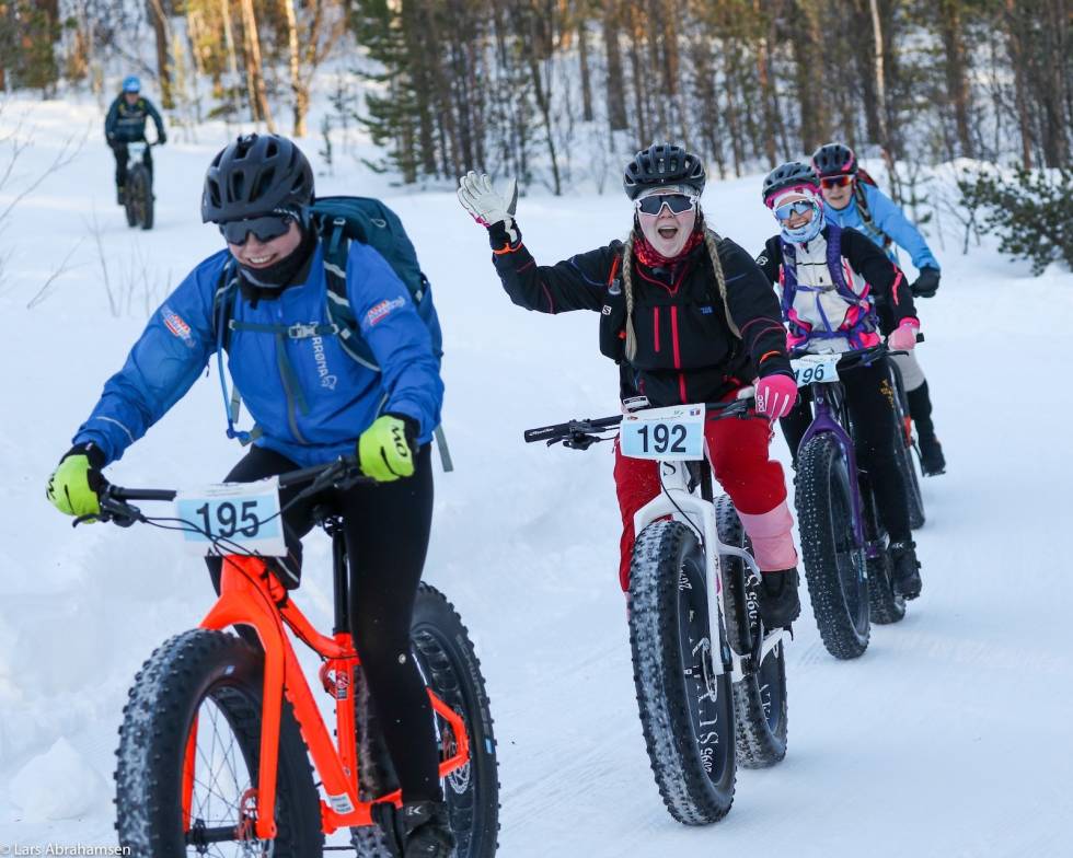 GODFØLELSE: Arctic Alta Fatbike Race setter fokus på opplevelse og mestring over resultater og tider, samtidig om det også er gjevt for eliten å vinne. Foto: Lars Abrahamsen Arctic Alta Fatbike Race