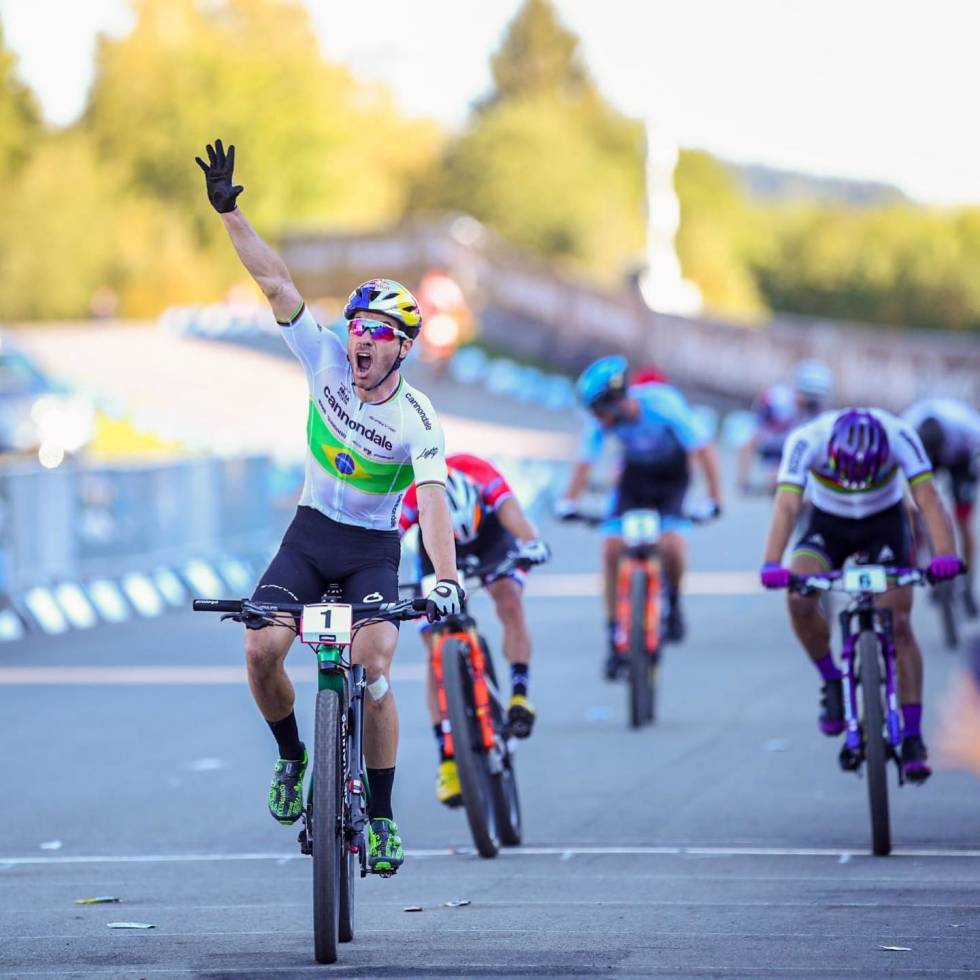 ALT LÅST: Avancini vant spurten i Nove Mesto med både gaffel og bakdemper låst av. Henrique Avancini sin Cannondale Scalpel