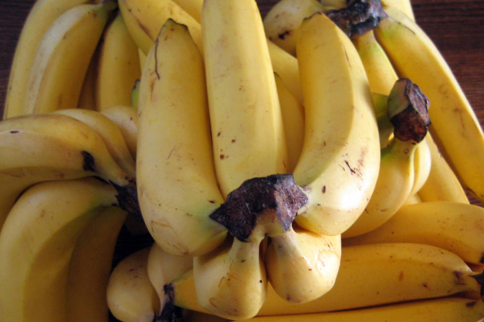 PÅFYLL: Husk på å spise underveis i økta i tillegg til å drikke nok. Foto: Ruth Hartnup/CreativeCommons Bananer til sykkeltrening