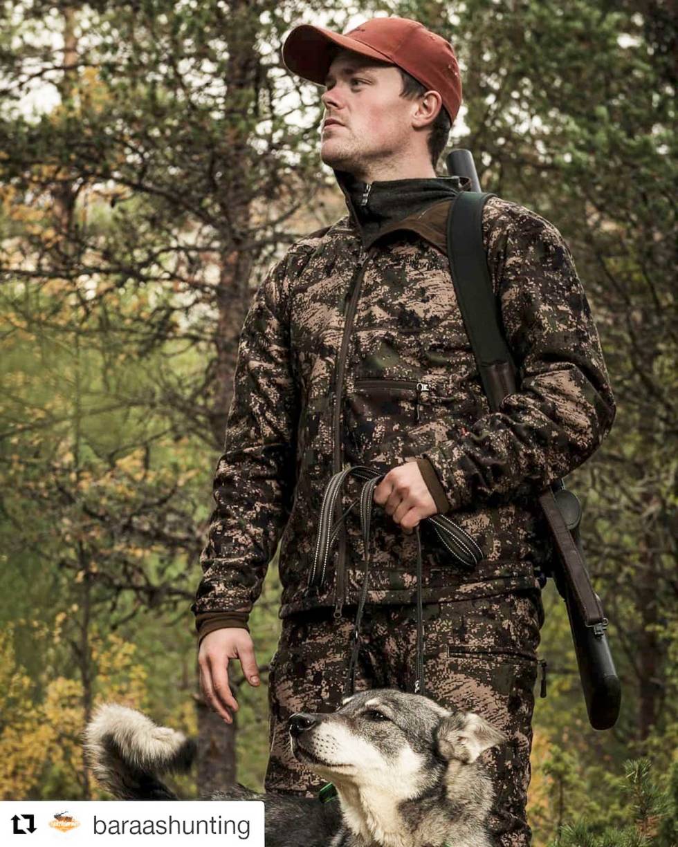 @baraashunting: Det sitter langt inne å bli tatt bilde av med noe annet enn norsk elg-hund grå, men @vejorgensen hadde et veldig trivelig eksemplar! Er man engasjert og bruker tid, kan de fleste hunde-raser gjøre en god jobb i skogen. baraashunting2