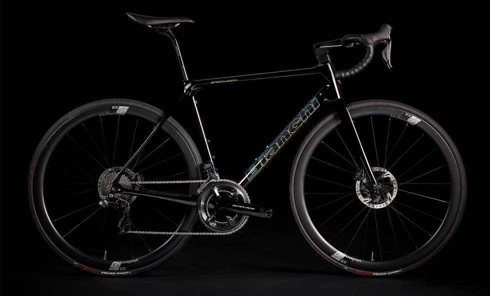 AMUNDS SYKKEL? Trolig blir dette den nye modellen GreenEdge-lagene skal sykle på. Bianchi-specialissima-greenedge