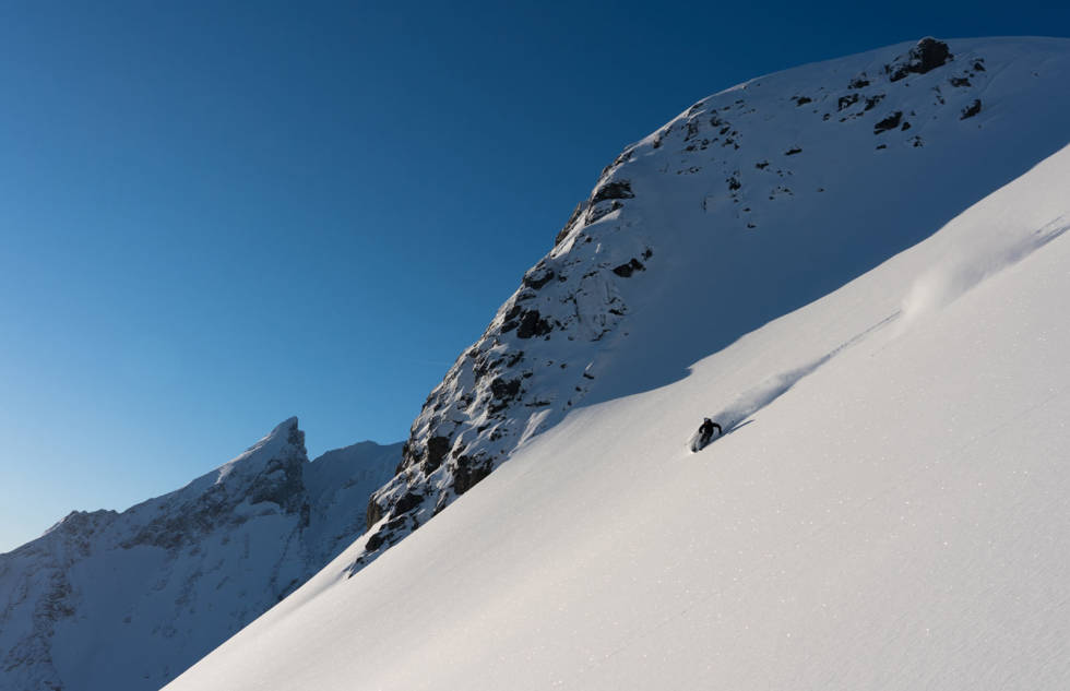 Drømmeforhold ned Nordryggen. Foto: Ståle Johan Aklestad Blånebba-Toppturer-i-Romsdalen-2