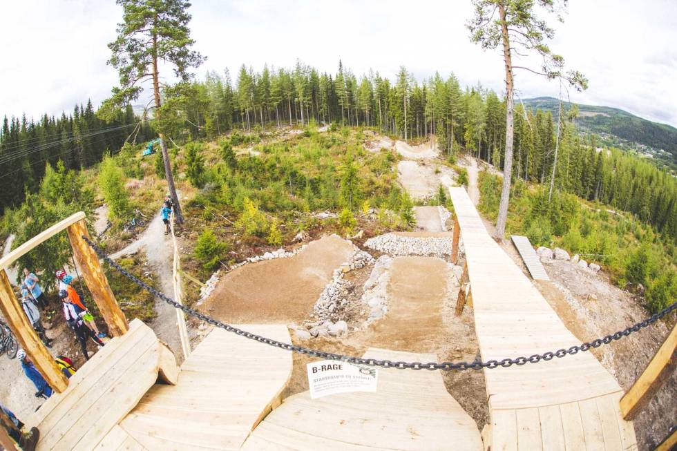 INRUN: Her er det bare å ta seg sammen kraftig. (og ha ferdigheter) brage vestavik trysil