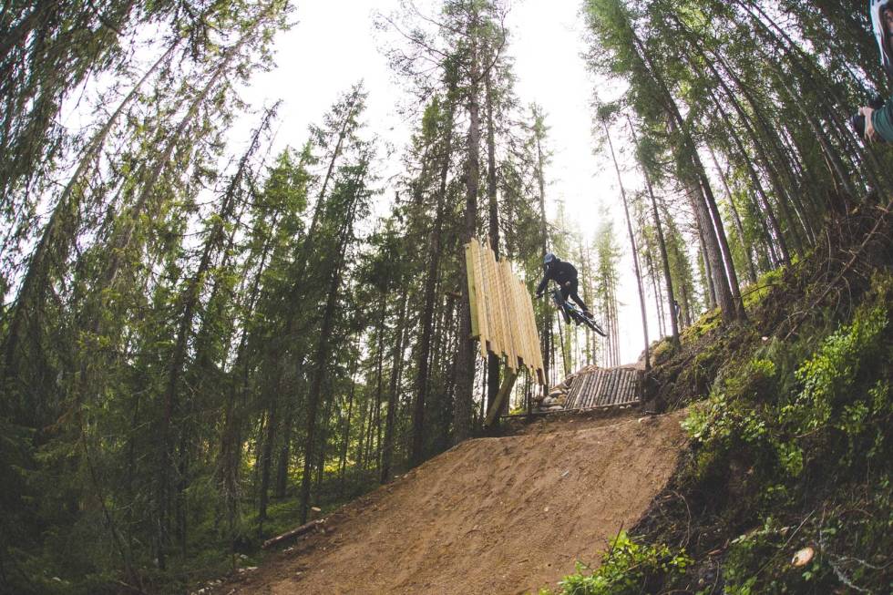 FLERE SVEV: Det går slag i slag i den nye løypa. Wallriden til venstre i bildet er valgfri. brage vestavik trysil