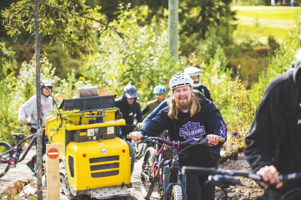 PÅ PLASS: Brage Vestavik og venner ankommer den nye løypa. brage vestavik trysil