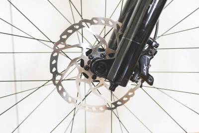6-BOLT: Her festes bremseskiven til navet med 6 torx-bolter. 6 bolt torx bremseskive sykkel