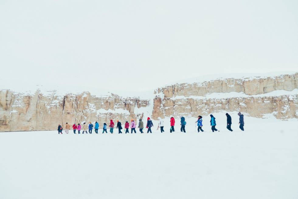 JENTENE PÅ TUR: Det kan være lenge til disse jentene i Ascend Athletics kan gå på tur igjen i de afghanske fjellene. Foto: Kaisa Markhus @camabam Ascend 33 (1 of 1)
