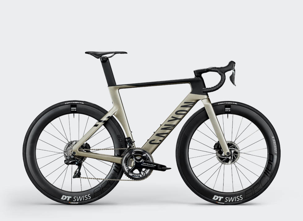 MED DURA ACE Di2: CFR-syklene kommer i varianter med alle de tre store gir-produsentene. Her med Shimano Dura Ace. Canyon Aeroad 2021