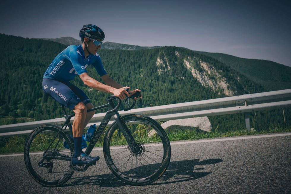 I BAKKENE: Den fjærlette CFR-rammen er kanskje det som må til for å få konservative Movistar-syklister over på skivebremser. Canyon Ultimate CFR