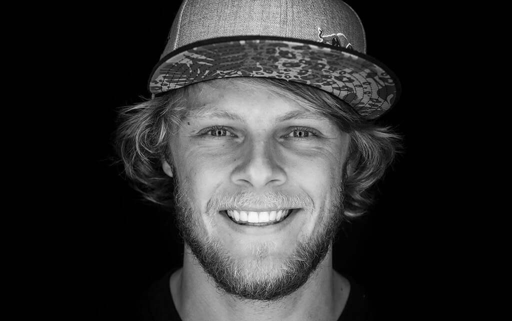 SEIG MANN: 6 ganger verdensmester i SUP Casper Steinfath har krysset Kattegat på en SUP-foil. En bragd mange aldri ville sett for seg være mulig. Bilde: Steinfath 6 ganger verdensmester i SUP Casper Steinfath har krysset Kattegat på en SUP-foil. En bragd mange aldri ville sett for seg være mulig. Bilde: Steinfath
