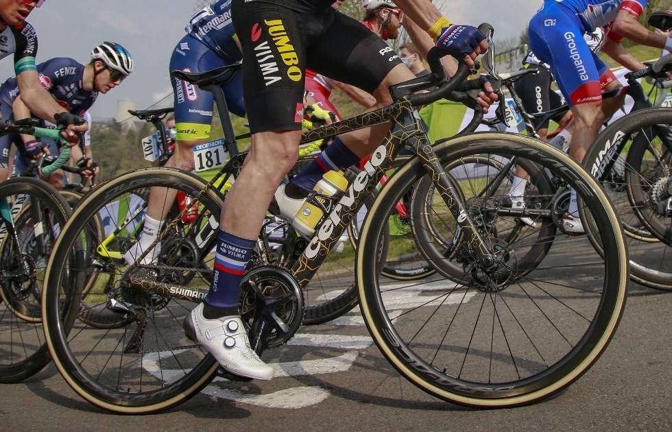 NY R5?: Sykkelen ser ut som en videreutviklet R5-modell fra Cervélo. Foto: Cor Vos cervelo primoz roglic