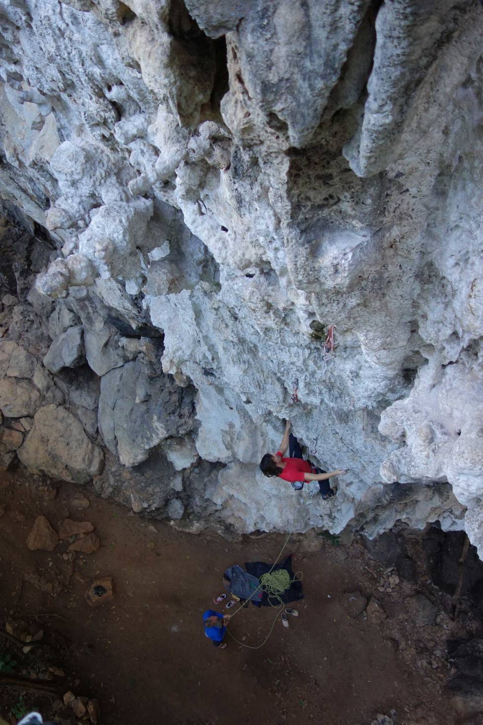 Tufatur: Henrik Vesteng prøver seg på Ruam Jai (6a+) på Heart Wall. Foto: Dag Hagen Chiang-Mai-Thailand-Klatring-5