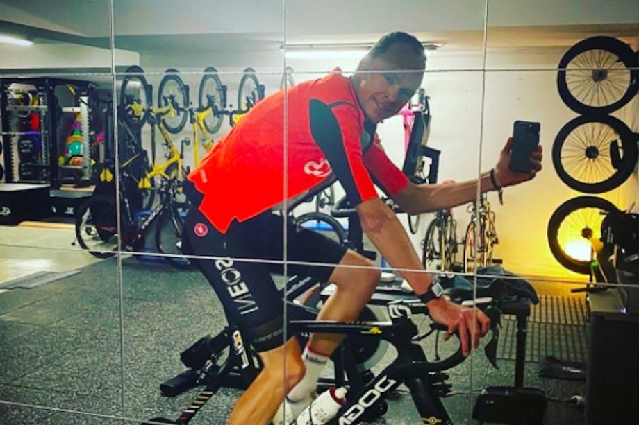 NYTT LAG: Chris Froome er ryktet til nytt lag før Tour de France. Sykler han TDF på Zwift for Israel Start Up Nation kanskje? Foto: Chris Froome. cris froome trener å zwift
