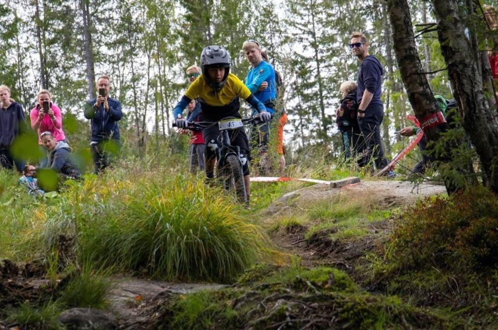 VIDEREFØRER SUKSESSEN: CK Nittedal arrangerer enduro for barn og unge også i år, etter kanonsuksess med premiereutgaven i fjor. Foto: @the_enduro_adventure / @hankenphotography Nittedal ungdomsenduro