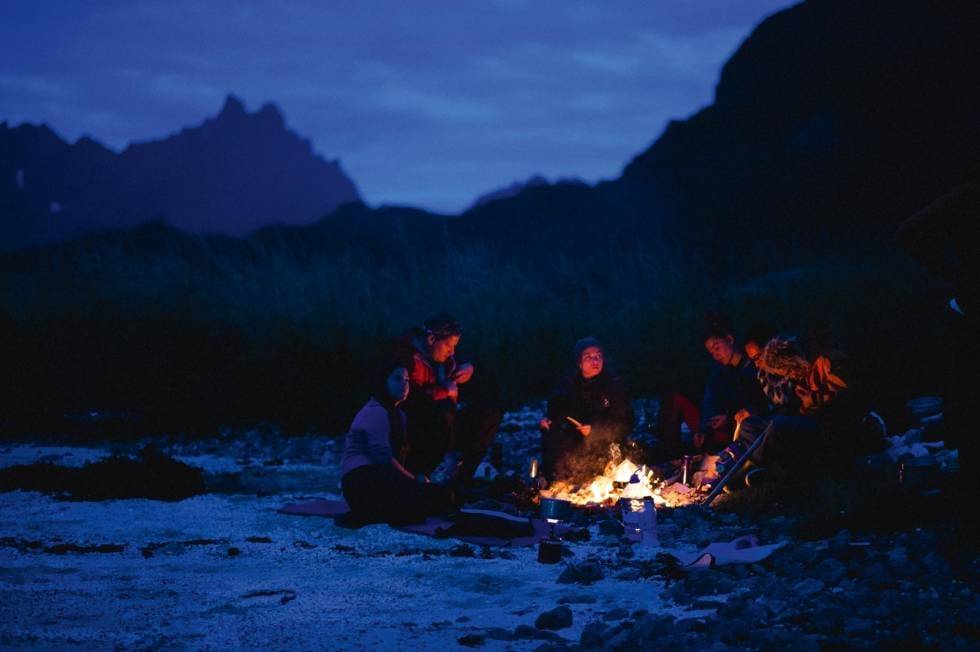 CUP-KVELD: Clean Up Lofoten arrangerer padleturer der søppelplukking er en del av turen. Foto: Kristian Louis clean up lofoften søppel I naturen