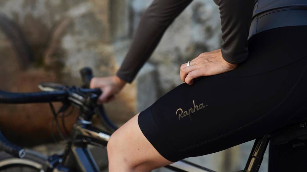 ENKEL: Den ser lik ut de fleste andre av Raphas bukser, men koster en tredjedel. rapha core