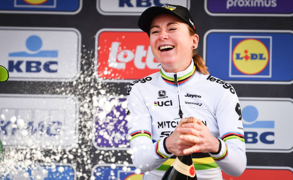 TREKKER SEG: Verdensmester og tittelforsvarer Annemiek van Vleuten trekker seg fra Strade Bianche. Foto: Cor Vos. mitchelton-scott