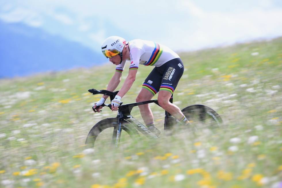 SEIER PÅ MERIDA: Rohan Dennis vant tempoetappen i Sveits rundt i 2019 på sin Merida Warp temposykkel. Foto: Corvos Rohan Dennis Sveits rundt