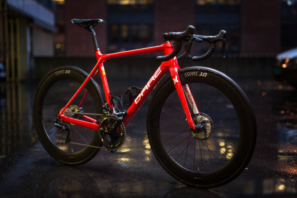 RIMELIG: Dare Bikes brukes av to profflag, UNO-X og SEG Racing. Direktesalg fra Taiwan gjør rammene rimelige. Foto: Henrik Alpers. dare bikes mye for pengene