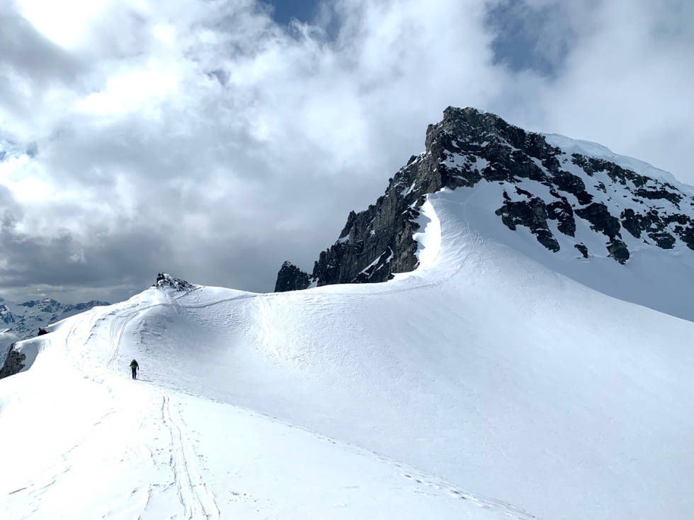 Etter nedfiringa med Dronninga i bakgrunnen. dronninga topptur sunndal