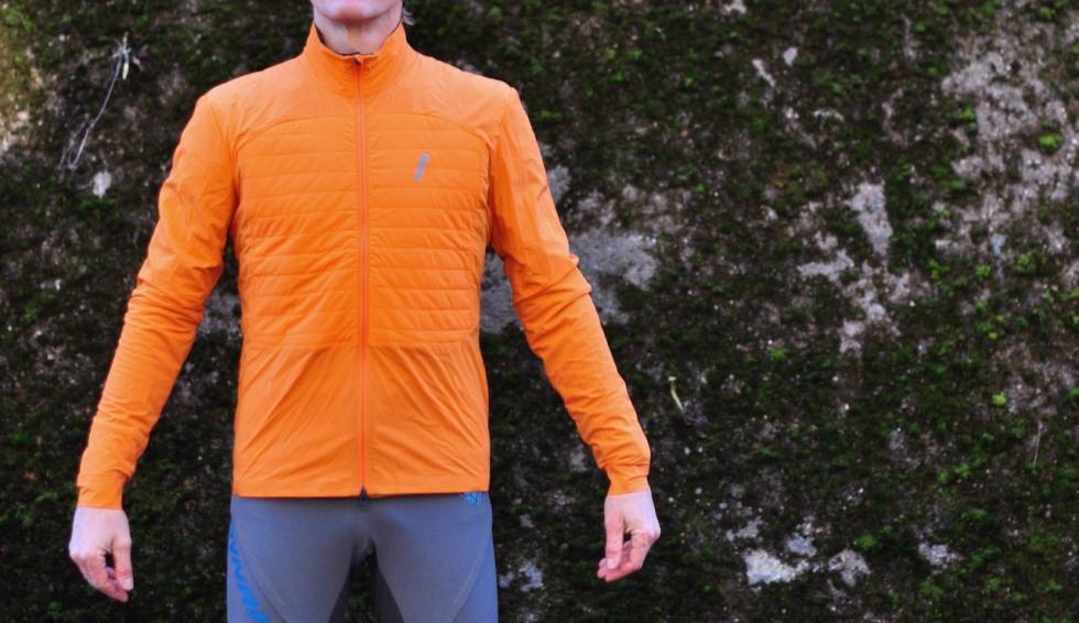 FORET I FRONT: Dæhlie Jacket Winter Run holder deg varm på kalde, raske løpeturer. Dæhlie Jacket Winter Run