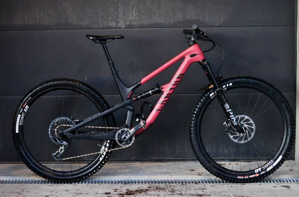 BALANSERT: Canyon Spectral 29 er balansert både i terrenget og utseendemessig. Foto: Øyvind Aas Canyon Spectral 29 2021