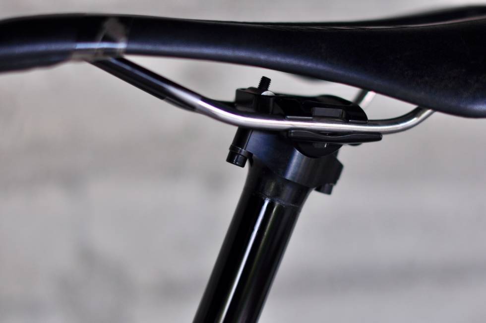 LETT Å JUSTERE: Seteklemmen er av velkjent to-bolts-type. Den gjør det lett å få setet i riktig vinkel. Test Fox Transfer SL