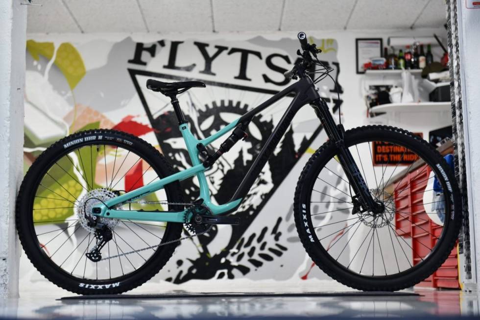 BORTE: Flere Rocky Mountain-sykler er blitt stjålet fra Flytsti - inkludert en Instinct c30 som denne. Rocky Mountain Instinct C30