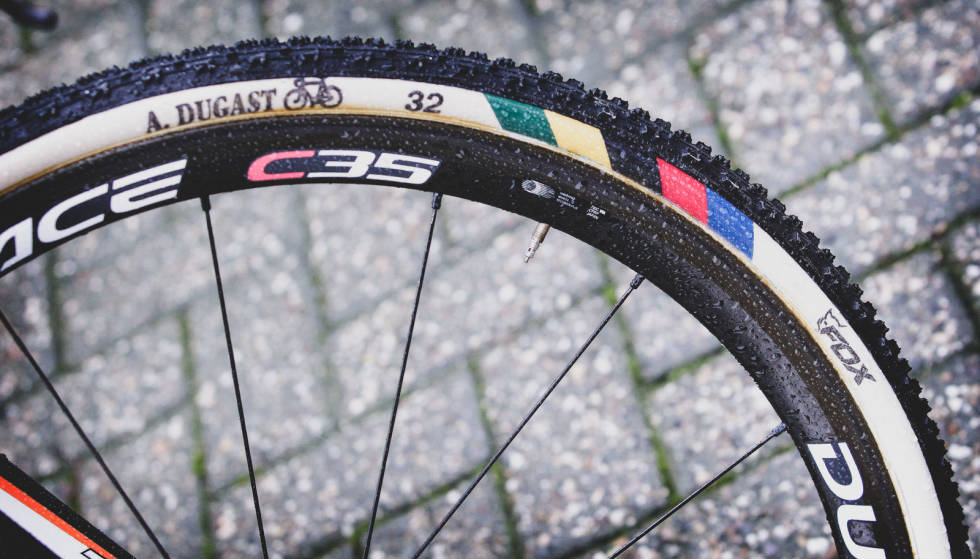 GJERRIGE: Dugast sponser verdensmesteren i cyclocross med dekk - alle andre må kjøpe dekkene sine selv. Foto: Cor Vos. dugast-4