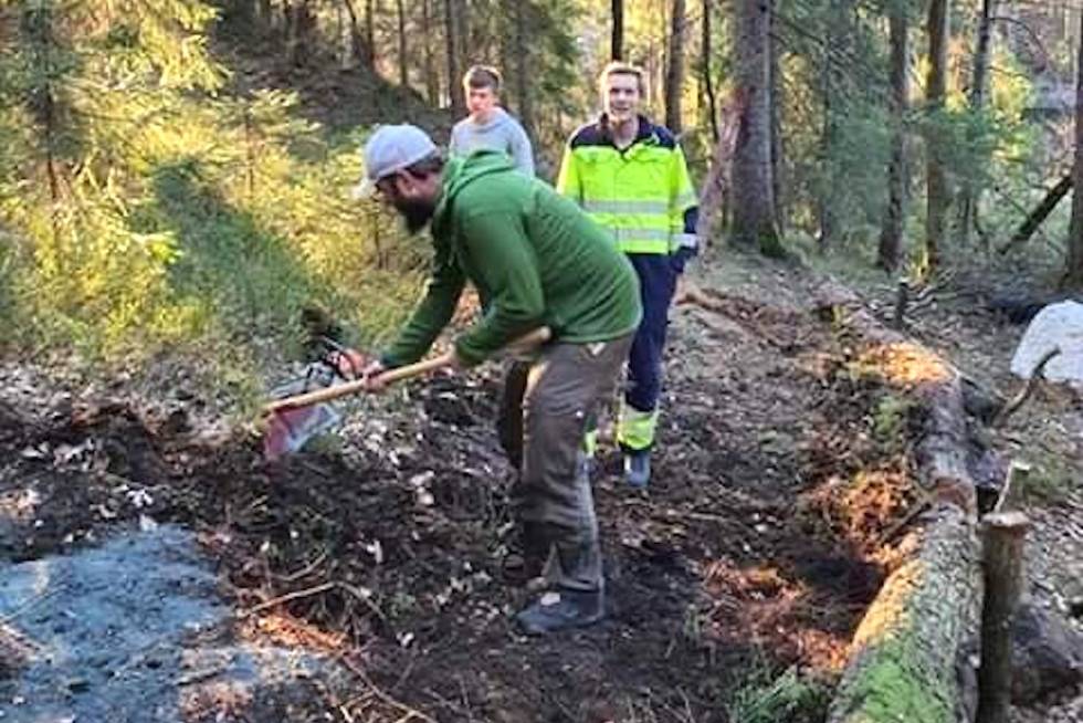 ARBEIDSIVER: Dugnadsgjengen har stått på gjennom hele våren for å gjøre Kristiansand sykkelpark klar til åpning på 1. mai. Foto: Hilde Sangesland Strædet Dugnad Krisitansand sykkelpark