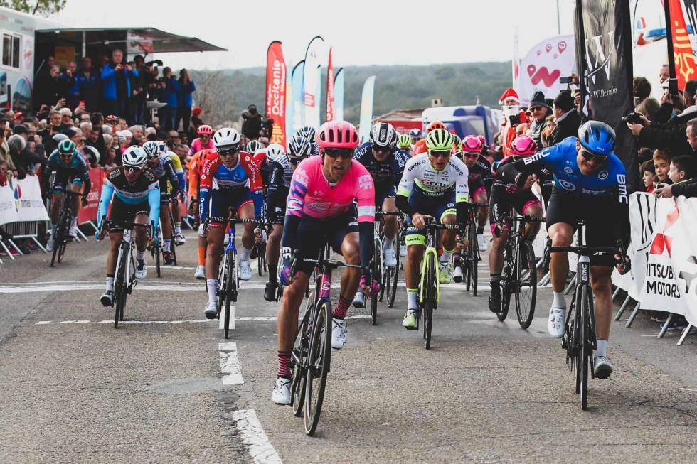 LØFTERIKT: Edvald hadde en bra start på sesongen, selv om han akkurat ble slått av Magnus Cort i Étoile de Bessèges. Foto: Cor Vos. edvald boasson hagen