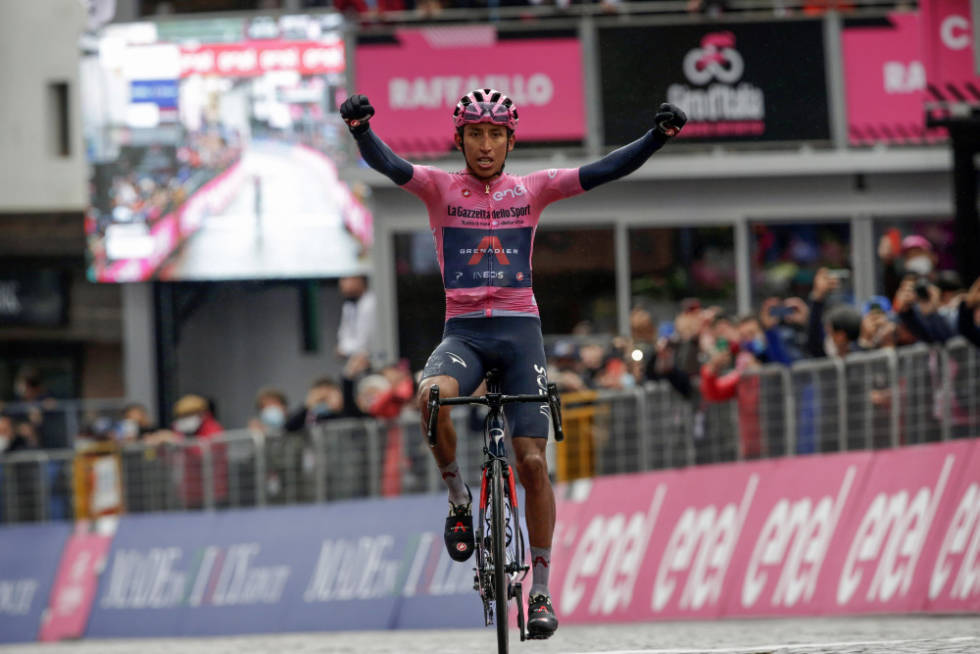 ETAPPESEIER TO: Egan Bernal sementerte sin posisjon som Giro d'Italias sterkeste når kun fem etapper gjenstår. Foto: Cor Vos egan bernal giro d'italia 2
